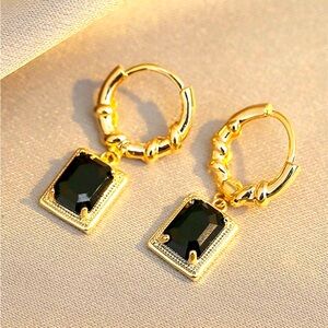 NEW!! Ultra sexy Onyx & Gold earrings - great quality - never worn